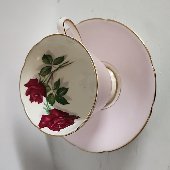 Old Royal Bone China England Deep Red Floral Rose Tea Cup And Saucer Set - Picture 5 of 8